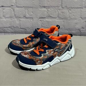 Saucony Little kids flash with flames sneaker size 13.5